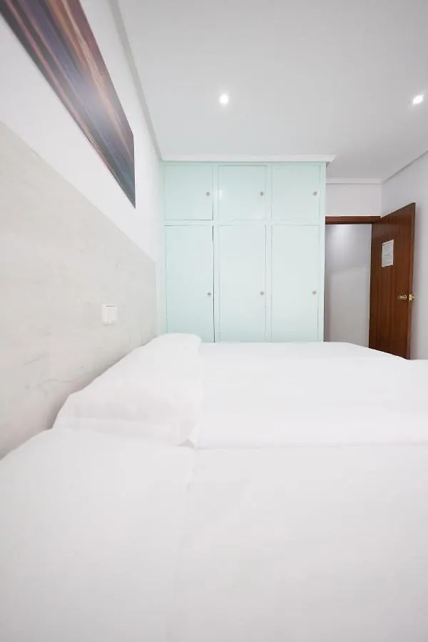 Hotel Pinar Somo Surf 2*,